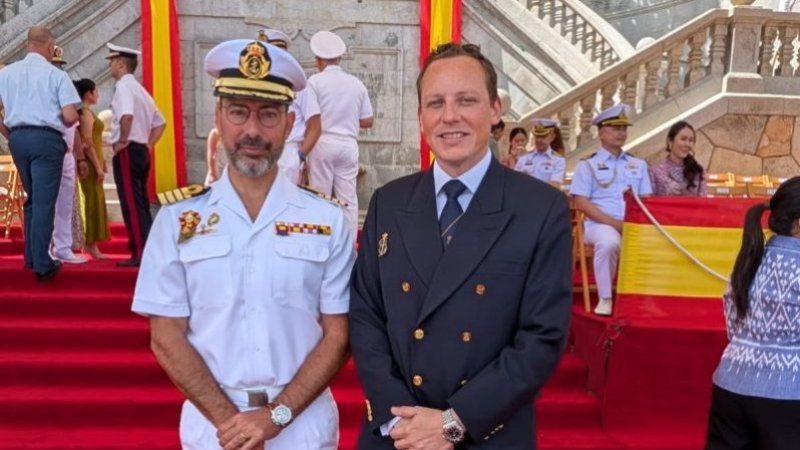 La RLNE presente en la entrega de despachos y jura de bandera de la Escuela Naval Militar de Marín
